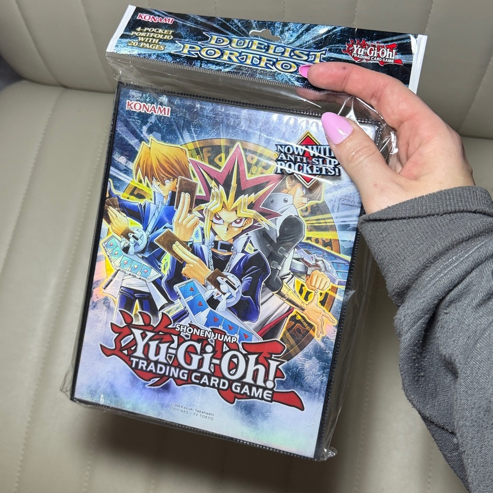 Konami 2011 Yu-Gi-Oh Shonen Jump 4-Pocket Binder - 20 pages - FACTORY SEALED!!!